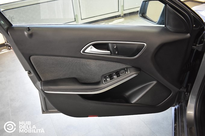 MERCEDES-BENZ A 160 d Automatic Executive